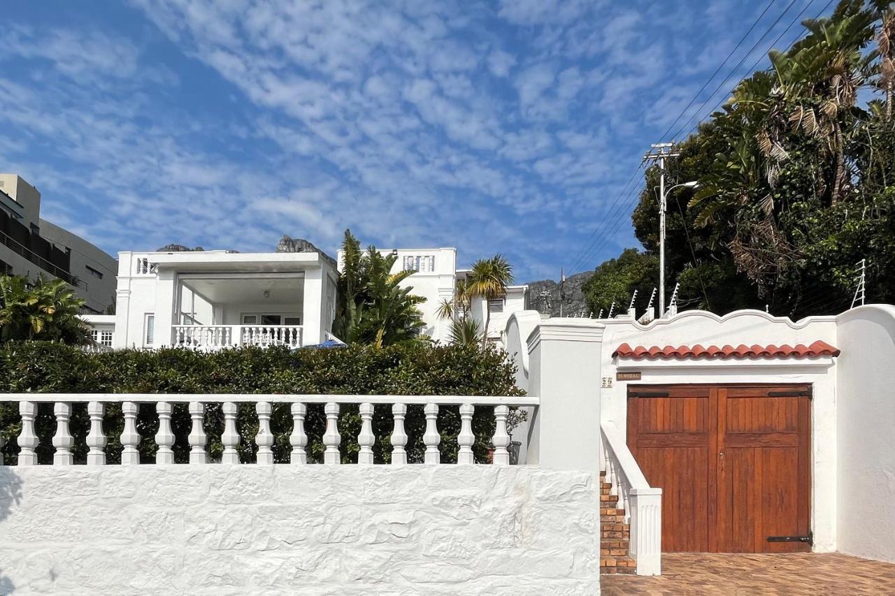 Villa On Camps Bay Drive Kapstadt Exterior foto